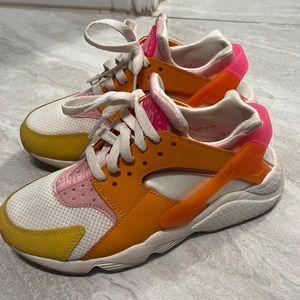 Nike Sneakers Size 6.5 youth